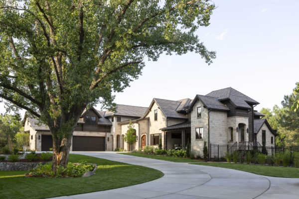 EMR_Exteriorfromdrive0477