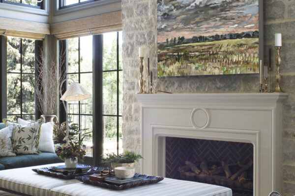 EMR_Livingroomfireplacea